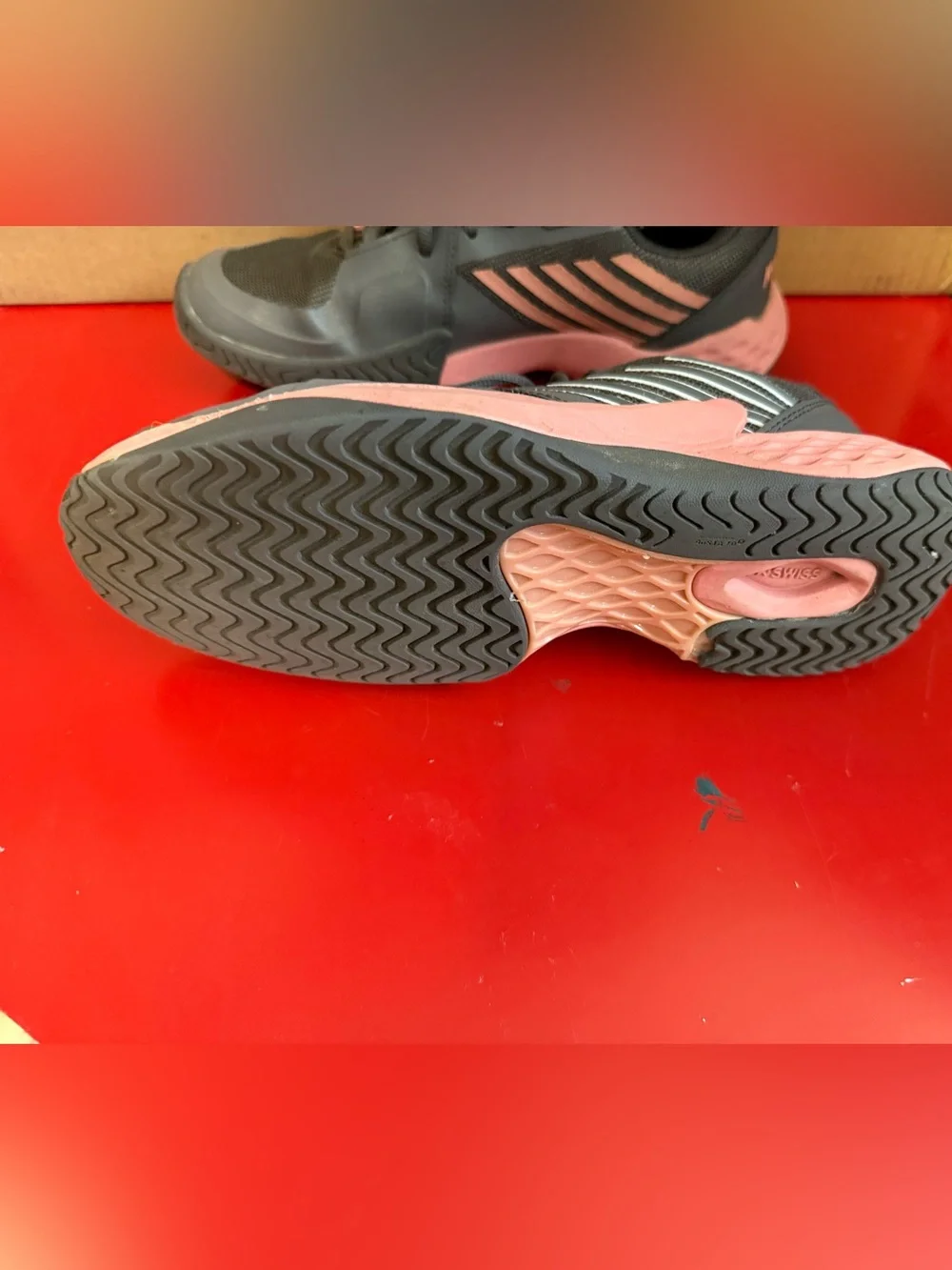 K-Swiss lightly pre